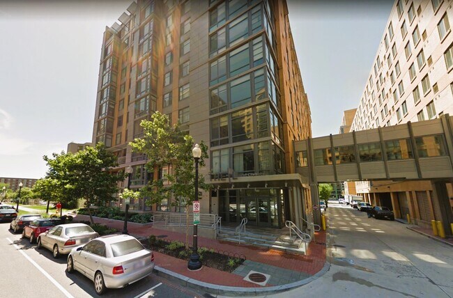 Building Photo - 440 L St NW