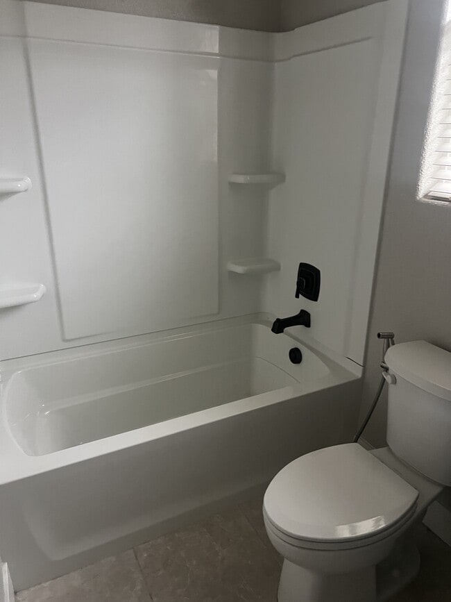 Building Photo - 232 Tuso Ranch Rd