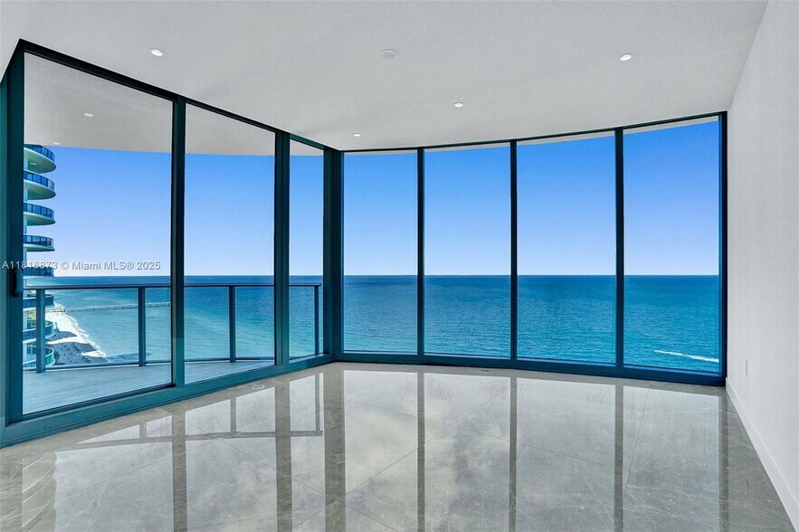 Building Photo - 15701 Collins Ave