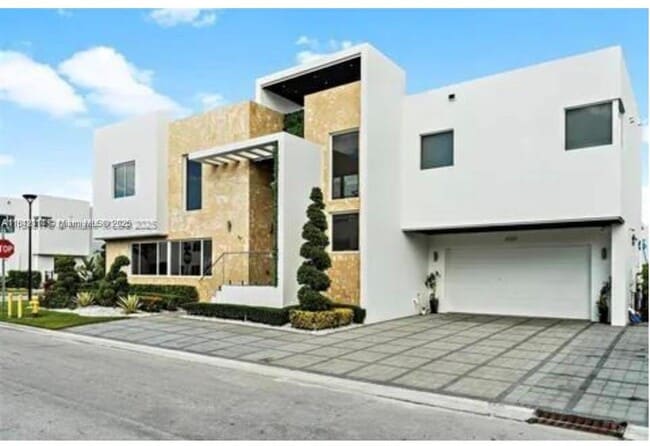 Building Photo - 6767 NW 103rd Pl