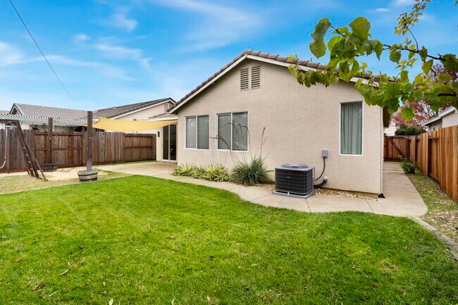 Building Photo - 5755 Amnest Way