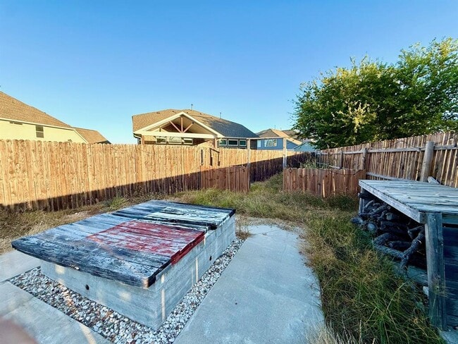 Building Photo - 249 La Dera Dr