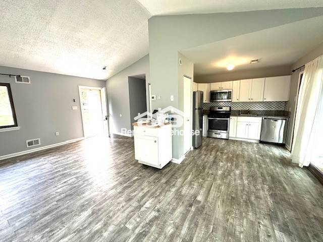Building Photo - 9456 Sohap Ln