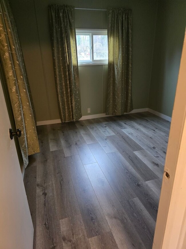 Building Photo - 3 bed 2 bath Mobile Home for rent  Rent in Grants Pass