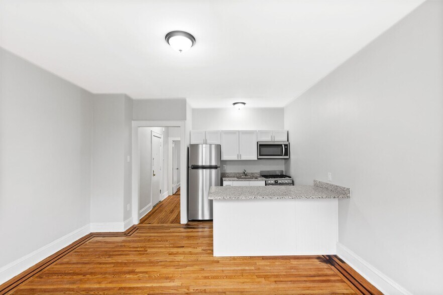 Building Photo - 128 Chestnut St