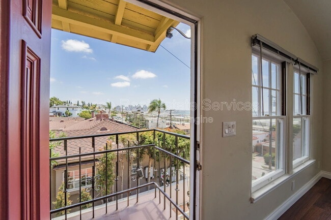 Building Photo - 3345 Columbia St