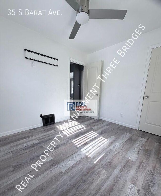 Building Photo - 35 S Barat Ave