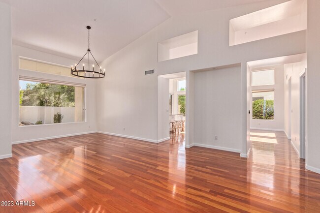 Building Photo - 12063 E Bella Vista Cir