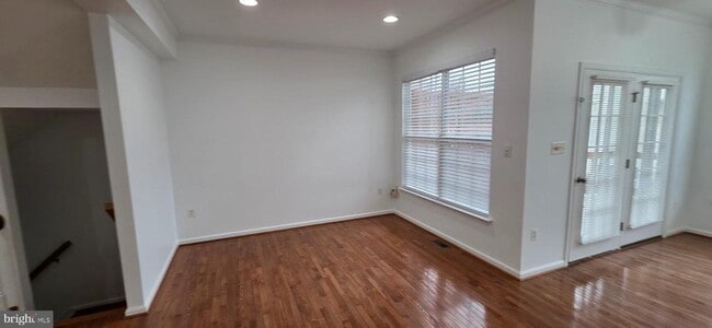 Building Photo - 20544 Blue Heron Terrace