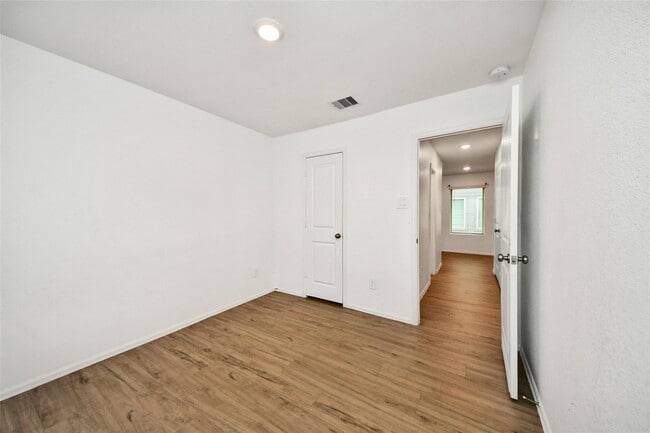 Building Photo - 18915 Sorento Bay Ln