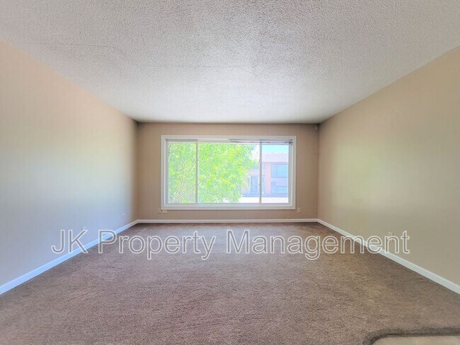 Building Photo - 4609 5th Ave S