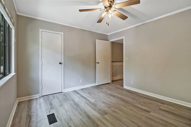 Building Photo - 40 Wilshire Heights Dr