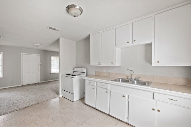 Building Photo - 4922 Alvin St