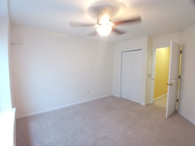 Building Photo - 565 Batty Way