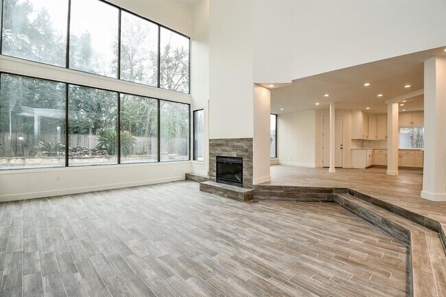 Building Photo - 8115 Fondren Lake Dr