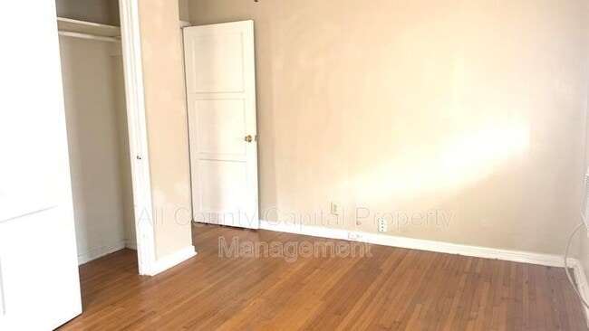 Building Photo - 5210 Guadalupe St