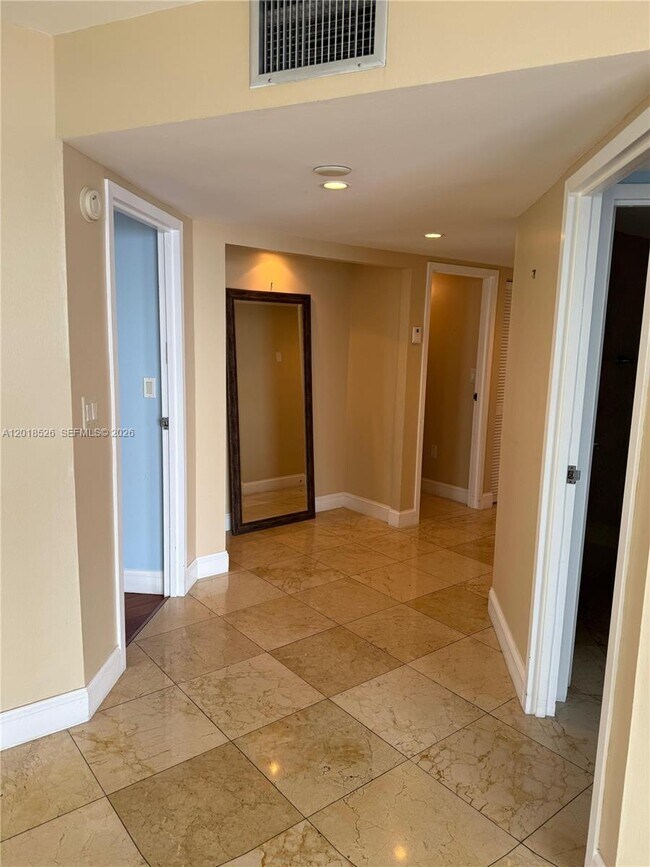 Building Photo - 2333 Brickell Ave