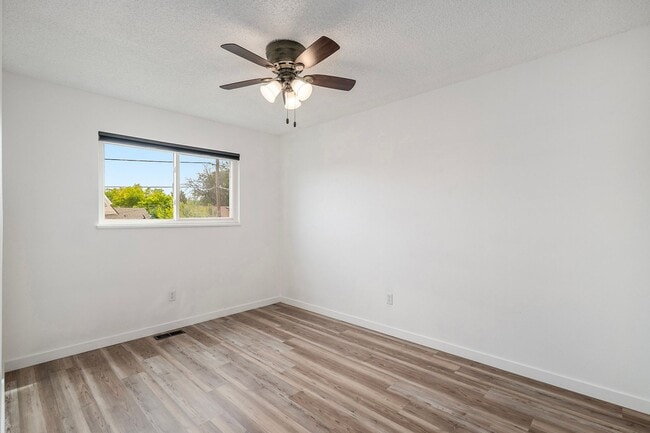 Building Photo - ? Move-in Ready & Fully Renovated! ?