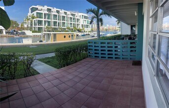 Building Photo - 3923 NE 166th St