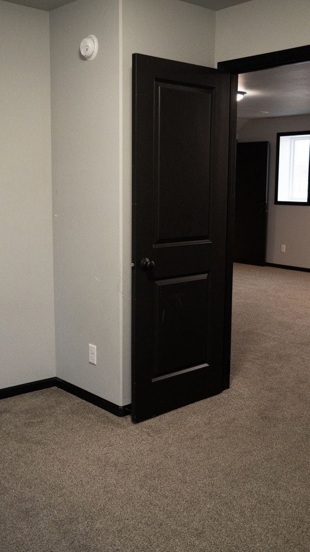 Building Photo - 6040 Kodiak Ln