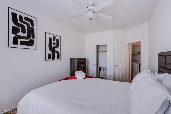 Building Photo - 29 Blue Sunrise Ave