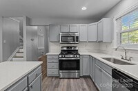 Building Photo - 10660 Holly Ridge Blvd