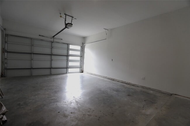 Building Photo - 4422 Phlox St