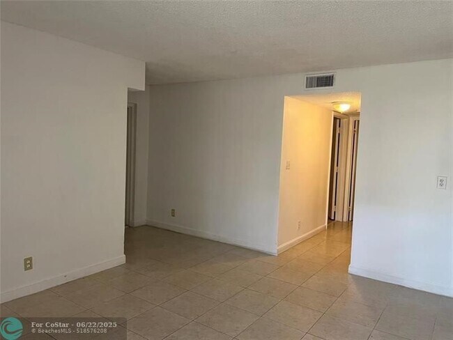 Building Photo - 7680 Westwood Dr