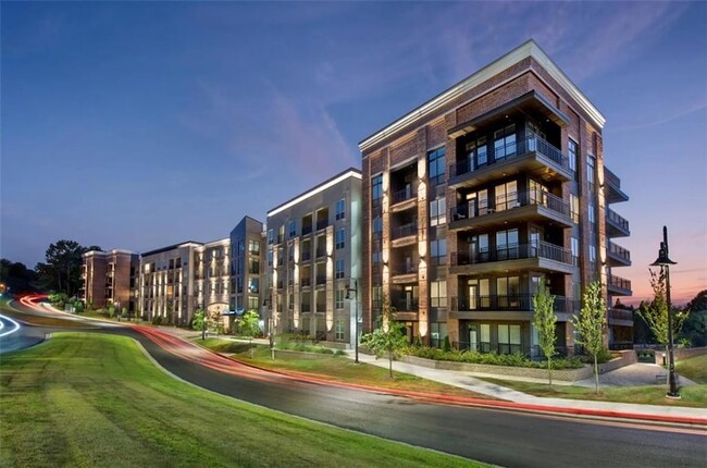 Building Photo - 2180 Shadowood Pkwy