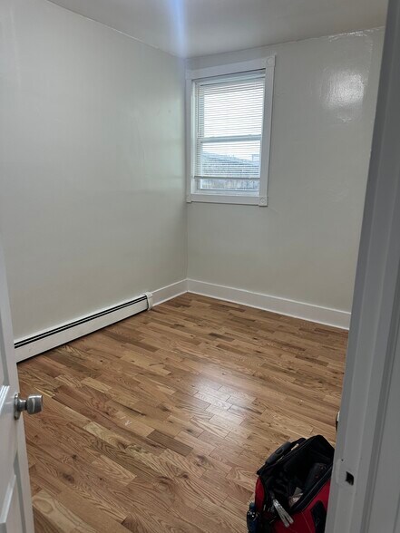 Building Photo - 53 Terhune Ave