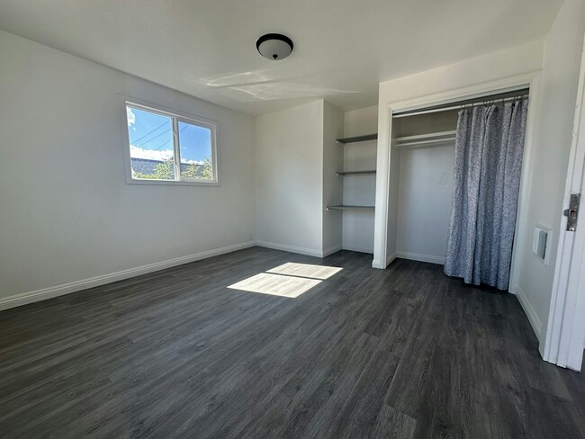 Building Photo - 827 16th St