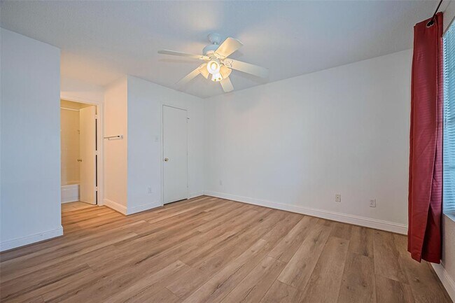 Building Photo - 2750 Holly Hall St