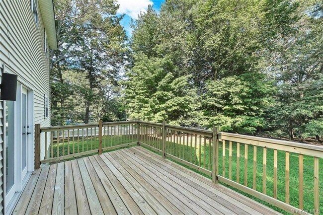 Building Photo - 5 Fairview Ln