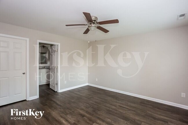 Building Photo - 47 Dulin Dr SW