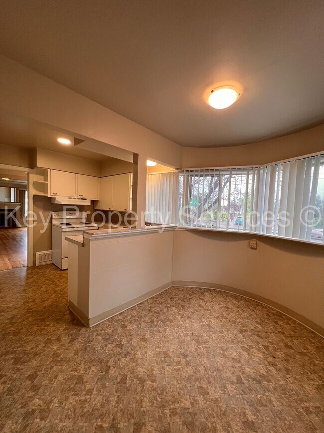 Building Photo - Charming Two Bedroom House near Downtown V...