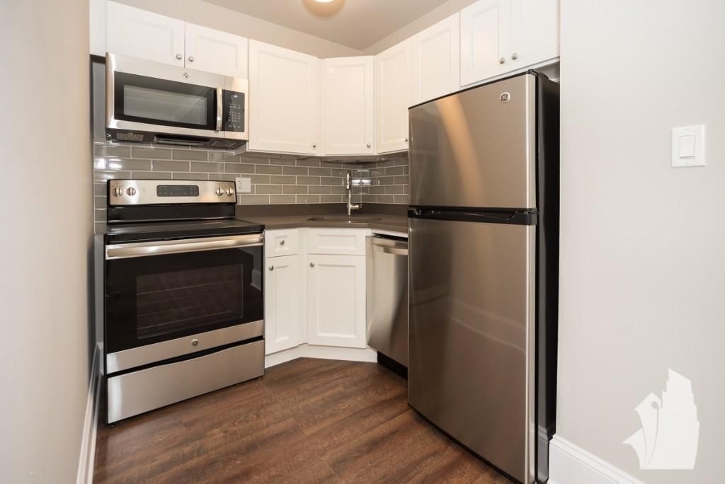 Building Photo - 817 W Lakeside Pl