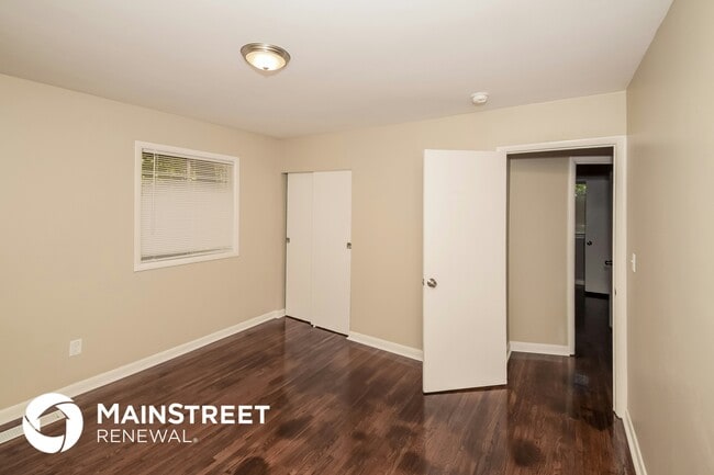 Building Photo - 1128 Lay Dr