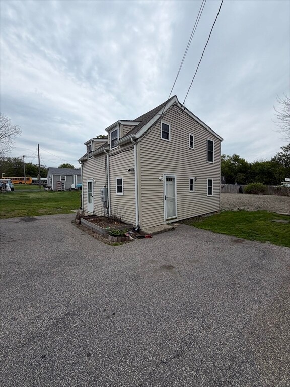 Building Photo - 24 Child St