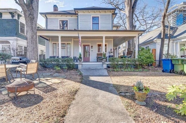 Building Photo - 952 Myrtle St NE