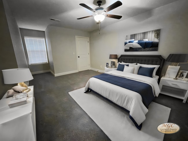 Building Photo - EAGLE CREEK LUXURY TOWNHOME READY NOW