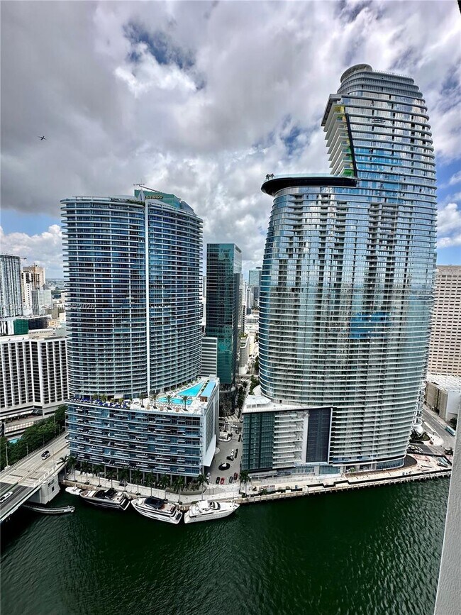 Building Photo - 465 Brickell Ave