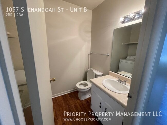 Building Photo - 2 Bedroom, 1.5 Bathroom Townhome in Harris...