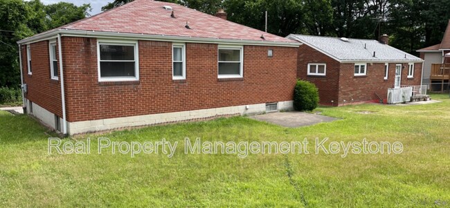 Building Photo - 910 9th St