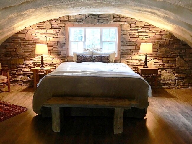 Building Photo - Furnished Home on Spoon Lake