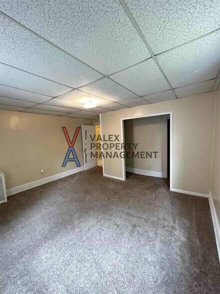 Building Photo - 2649 Olyphant Ave