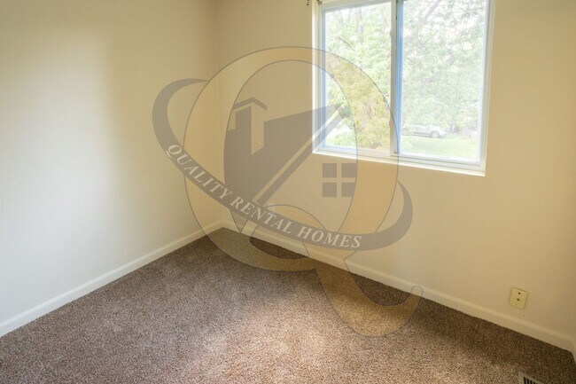 Building Photo - 2145 E McLean Ave