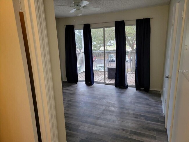 Building Photo - 4211 Chatham Oak Ct