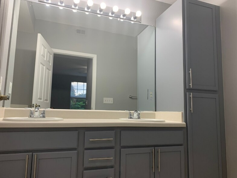 Building Photo - 7915 Preserve Cir