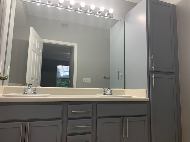 Building Photo - 7915 Preserve Cir