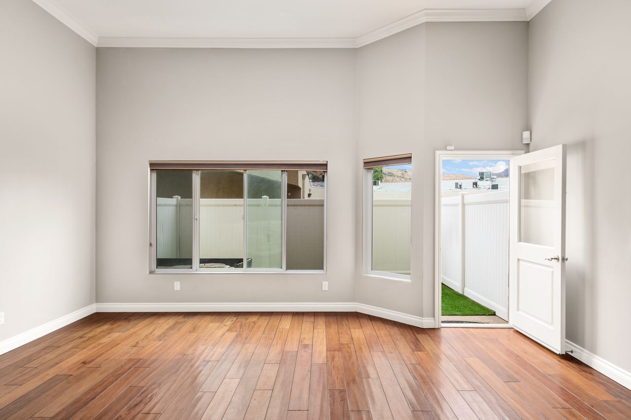 Building Photo - 5241 Colodny Dr